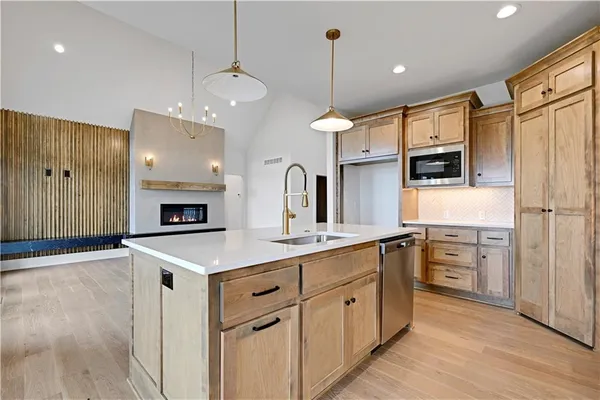 $669,510 | 13427 West 174th Terrace, Overland Park, KS 66221