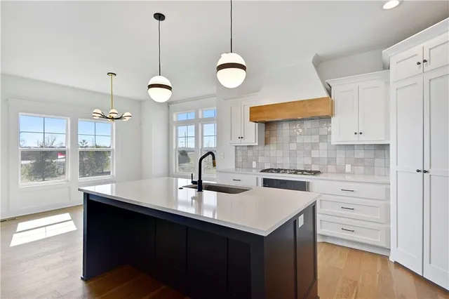 $669,510 | 13427 West 174th Terrace, Overland Park, KS 66221