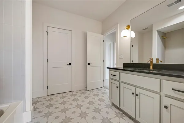 $669,510 | 13427 West 174th Terrace, Overland Park, KS 66221