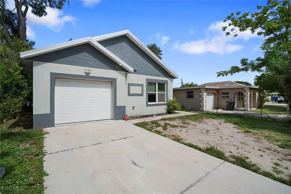 $1,700 | 3309 Armstrong Court, Fort Myers, FL 33916