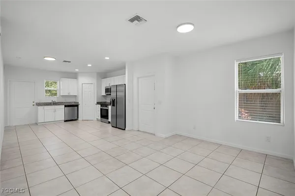 $1,700 | 3309 Armstrong Court, Fort Myers, FL 33916