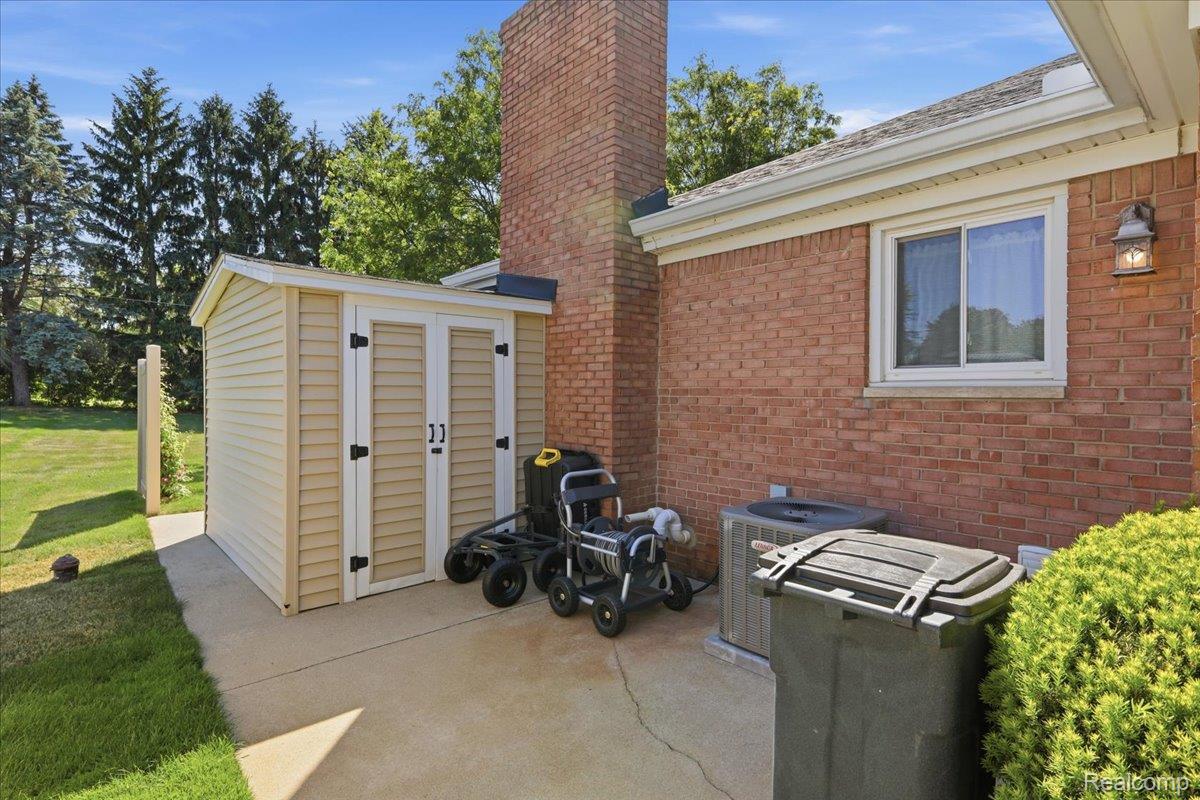 5048 Tree Hill Road Grand Blanc, MI 48439 - Photo 52 of 60 Storage shed