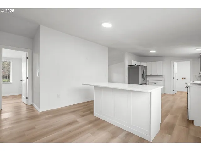 $325,000 | 1190 27th Avenue, Sweet Home, OR 97386