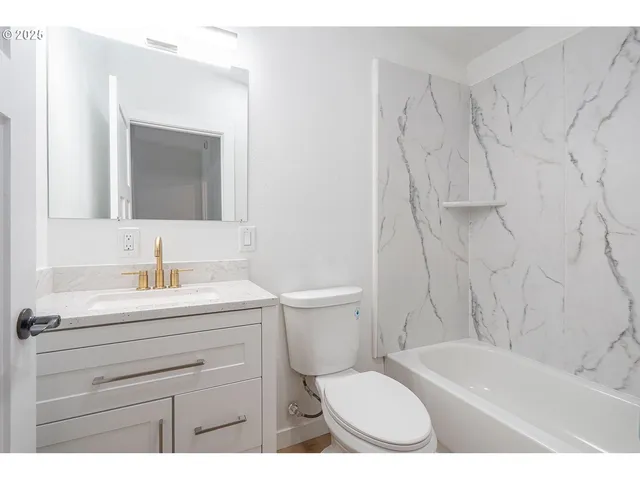 $325,000 | 1190 27th Avenue, Sweet Home, OR 97386