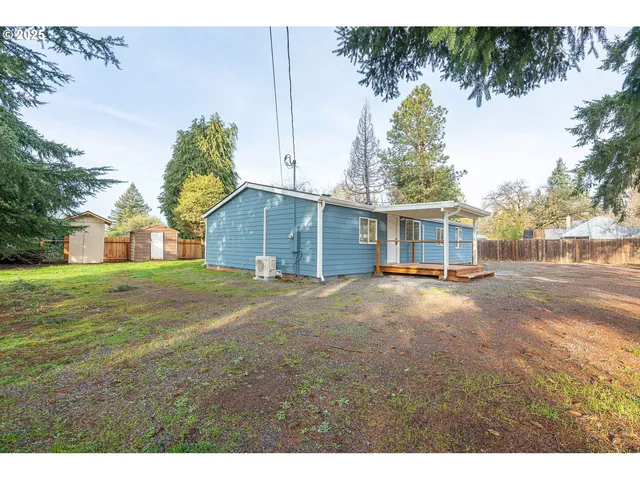 $325,000 | 1190 27th Avenue, Sweet Home, OR 97386