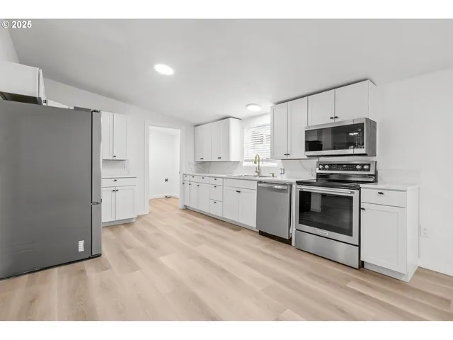 $325,000 | 1190 27th Avenue, Sweet Home, OR 97386