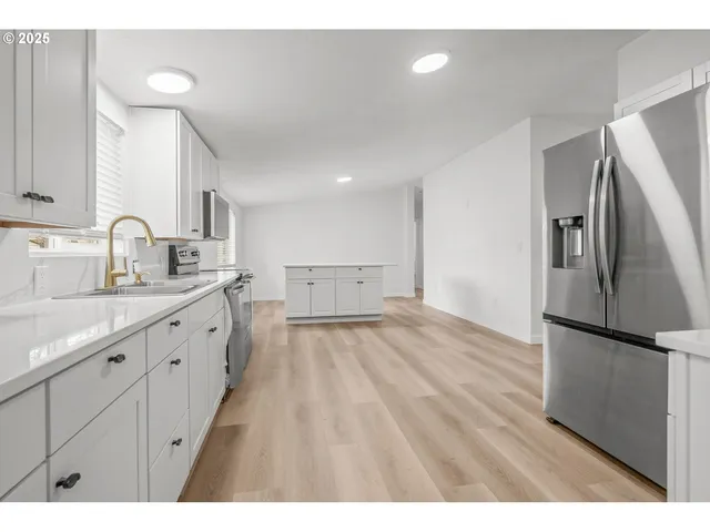 $325,000 | 1190 27th Avenue, Sweet Home, OR 97386