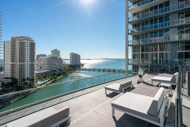$7,990 | 495 Brickell Avenue, Unit 4902, Miami, FL 33131