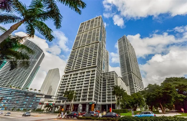 $7,990 | 495 Brickell Avenue, Unit 4902, Miami, FL 33131