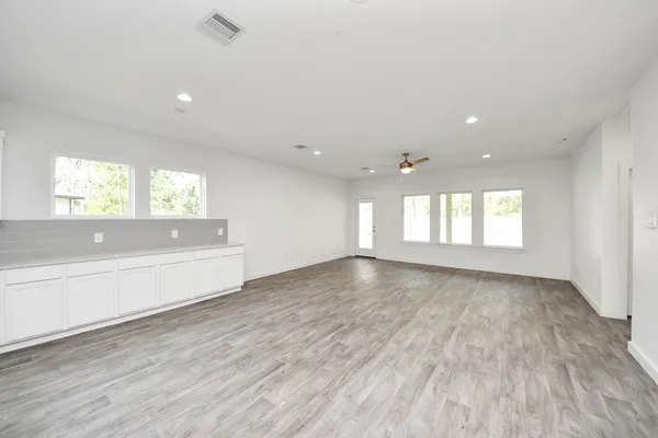 $2,890 | 10438 Plateau Pt Trail, Conroe, TX 77384
