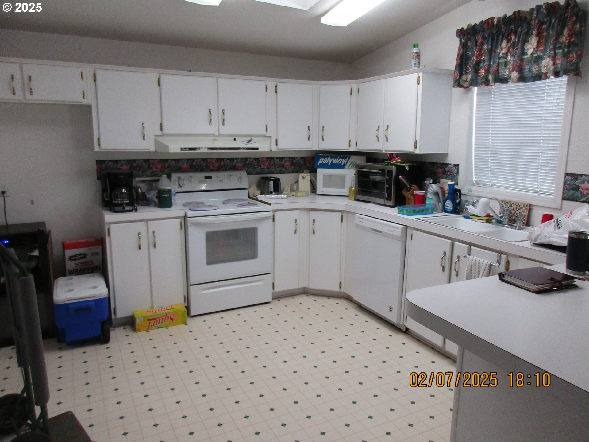 751 Meadowood Drive Winston, OR 97496 - Photo 3 of 21