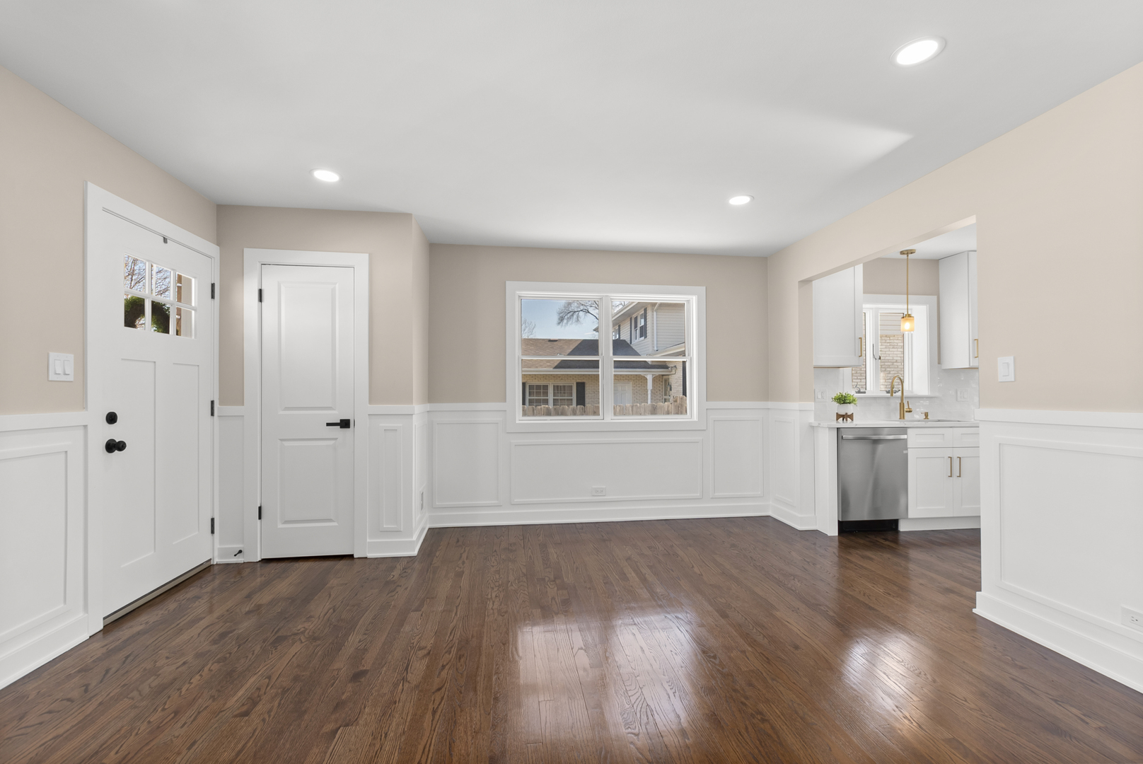 9027 27th Street Brookfield, IL 60513 - Photo 4 of 32