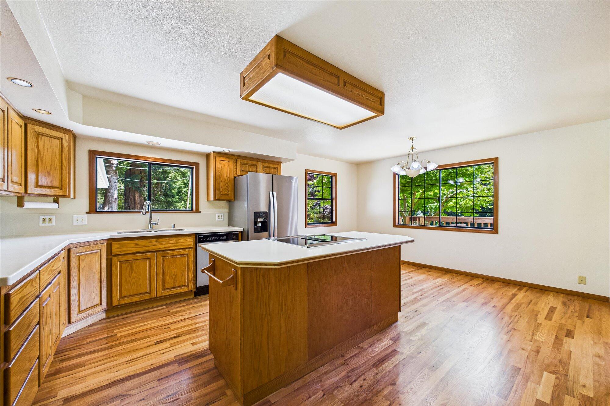 2097 Wrigley Road Eureka, CA 95503 - Photo 18 of 61