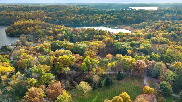 $2,925,000 | 6644 North Shawmoors Drive, Chenequa, WI 53029