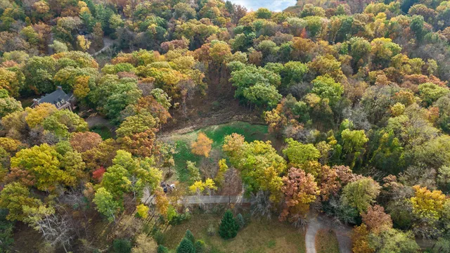 $2,925,000 | 6644 North Shawmoors Drive, Chenequa, WI 53029