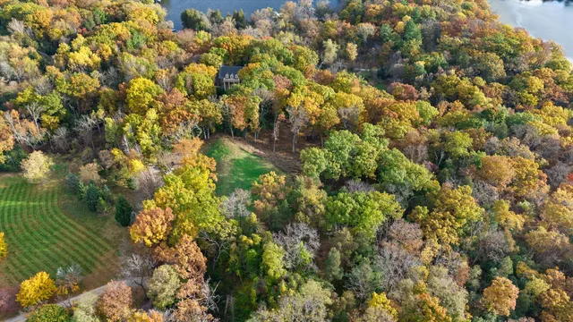 $2,975,000 | 6644 North Shawmoors Drive, Chenequa, WI 53029