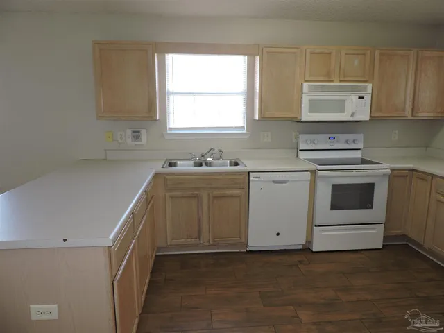 $1,395 | 4058 Glenway Drive, Pensacola, FL 32526