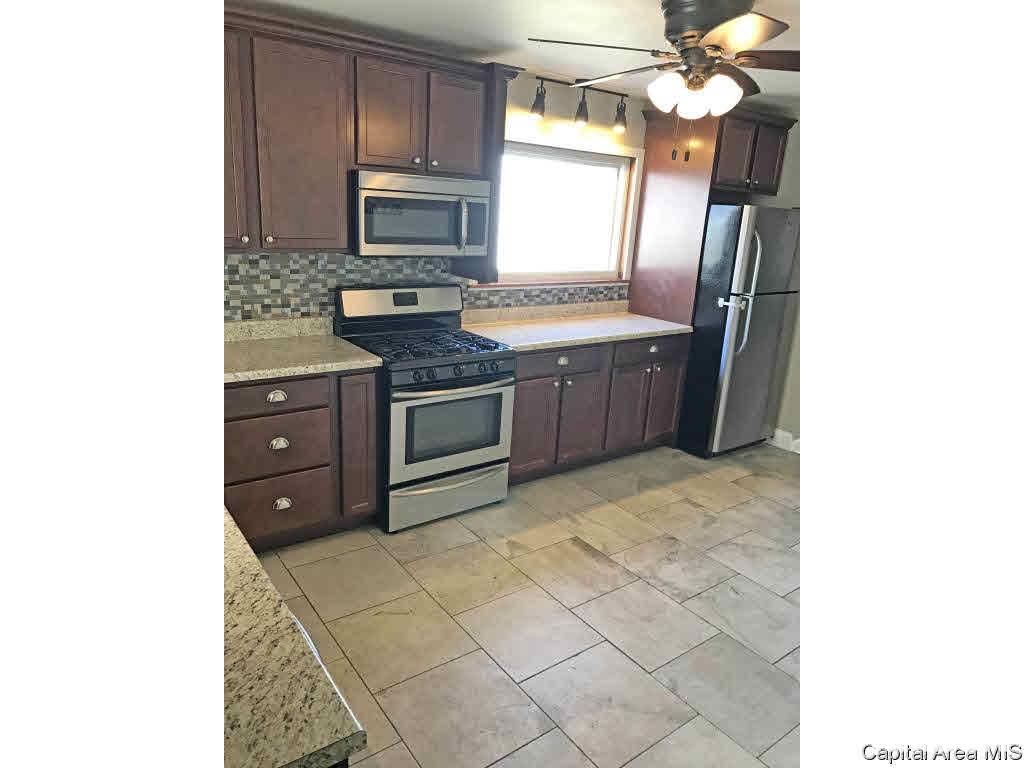 1913 North 22nd Street Springfield, IL 62702 - Photo 4 of 12