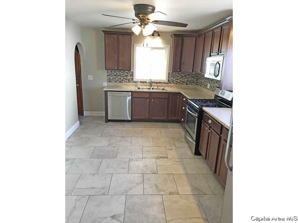 1913 North 22nd Street Springfield, IL 62702 - Photo 5 of 12