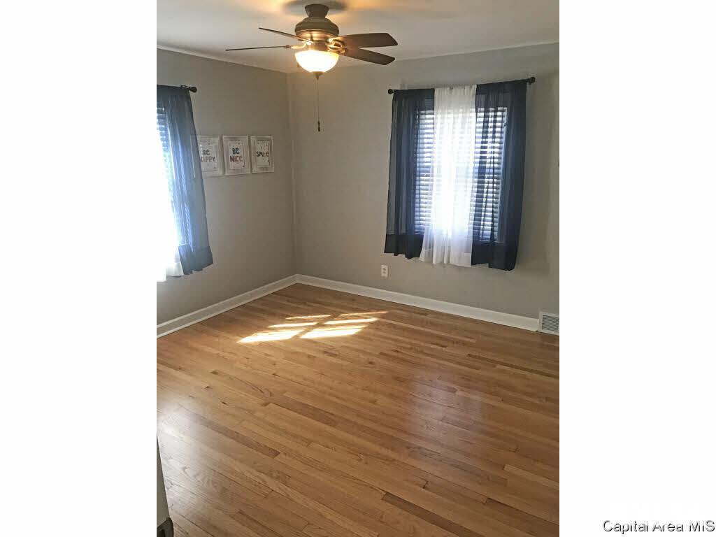 1913 North 22nd Street Springfield, IL 62702 - Photo 8 of 12