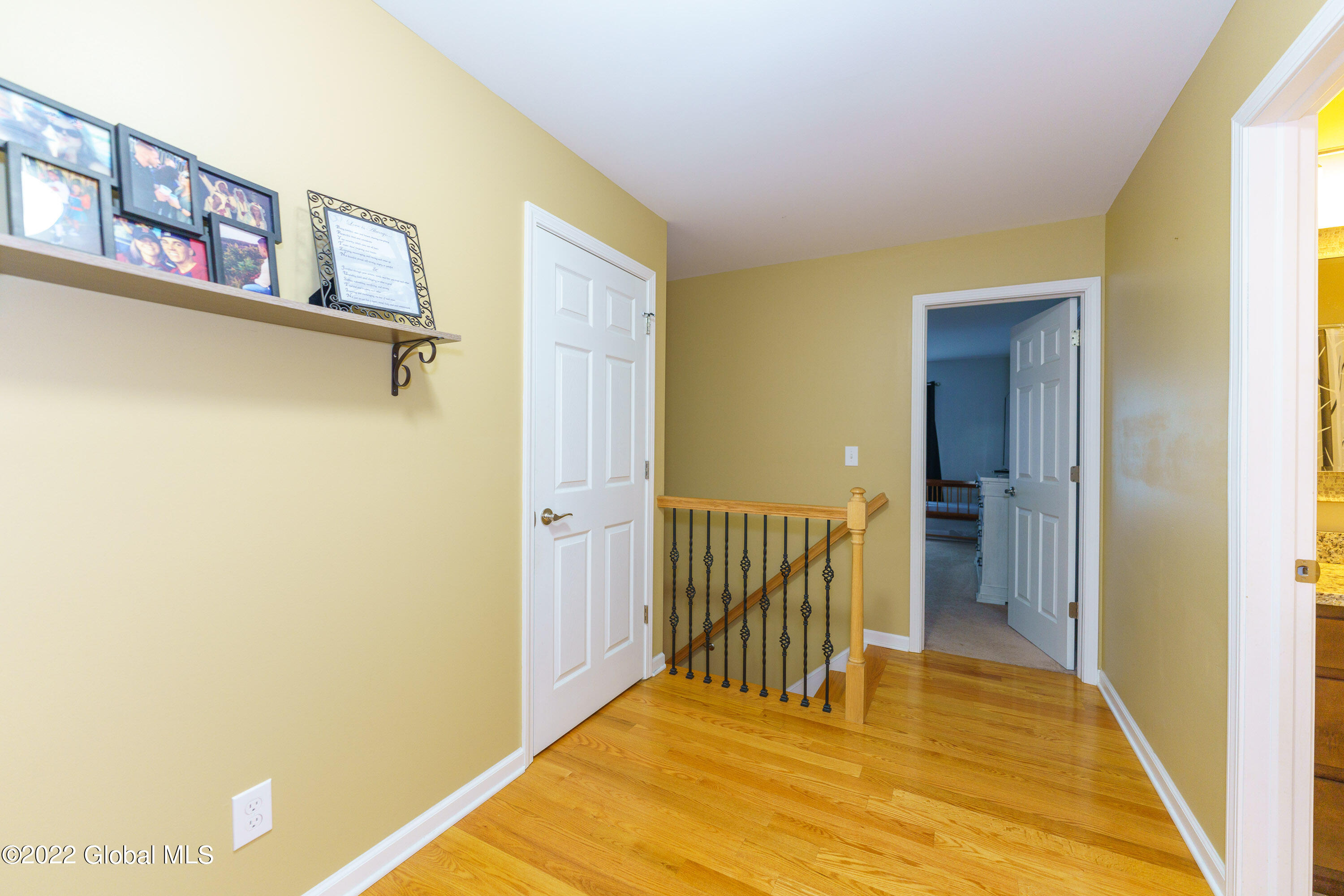 1020 A Princetown Road Schenectady, NY 12306 - Photo 16 of 36 6 Landing