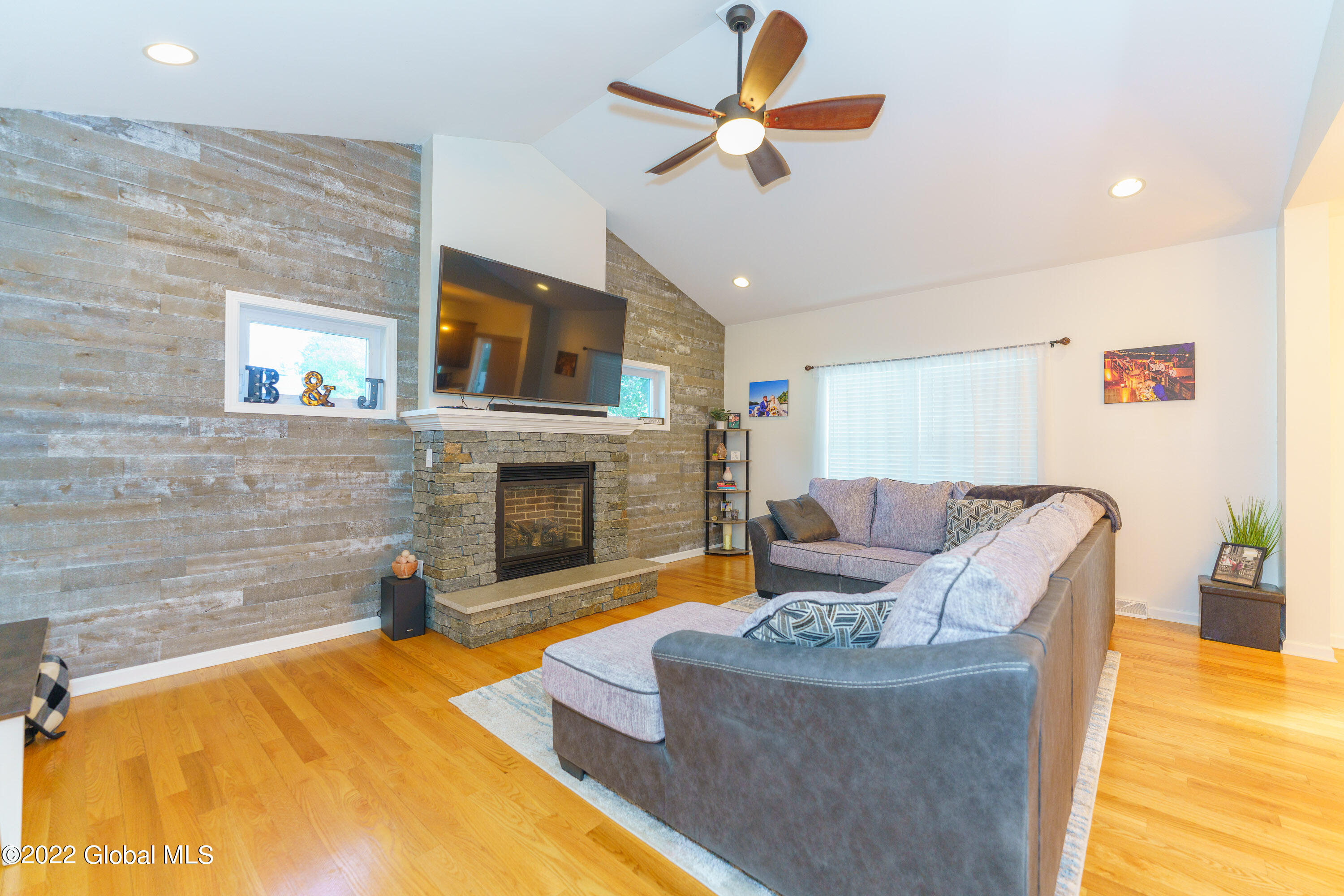 2 Livingroom 1