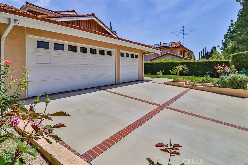 19051 Los Alimos Street Porter Ranch, CA 91326 - Photo 3 of 56