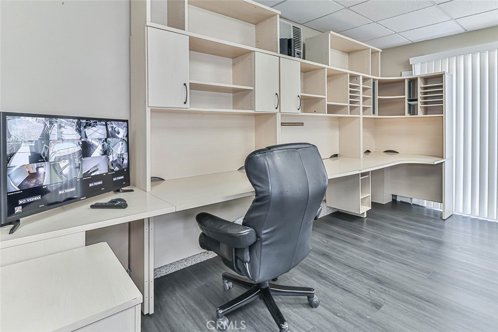 19051 Los Alimos Street Porter Ranch, CA 91326 - Photo 32 of 56