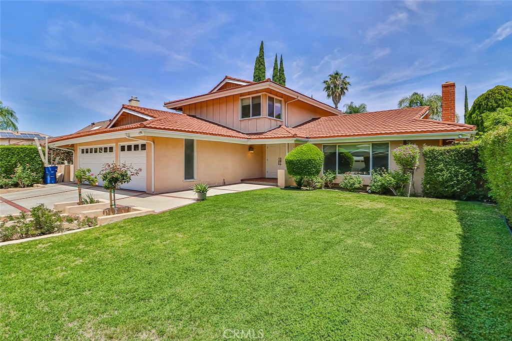 19051 Los Alimos Street Porter Ranch, CA 91326 - Photo 5 of 56