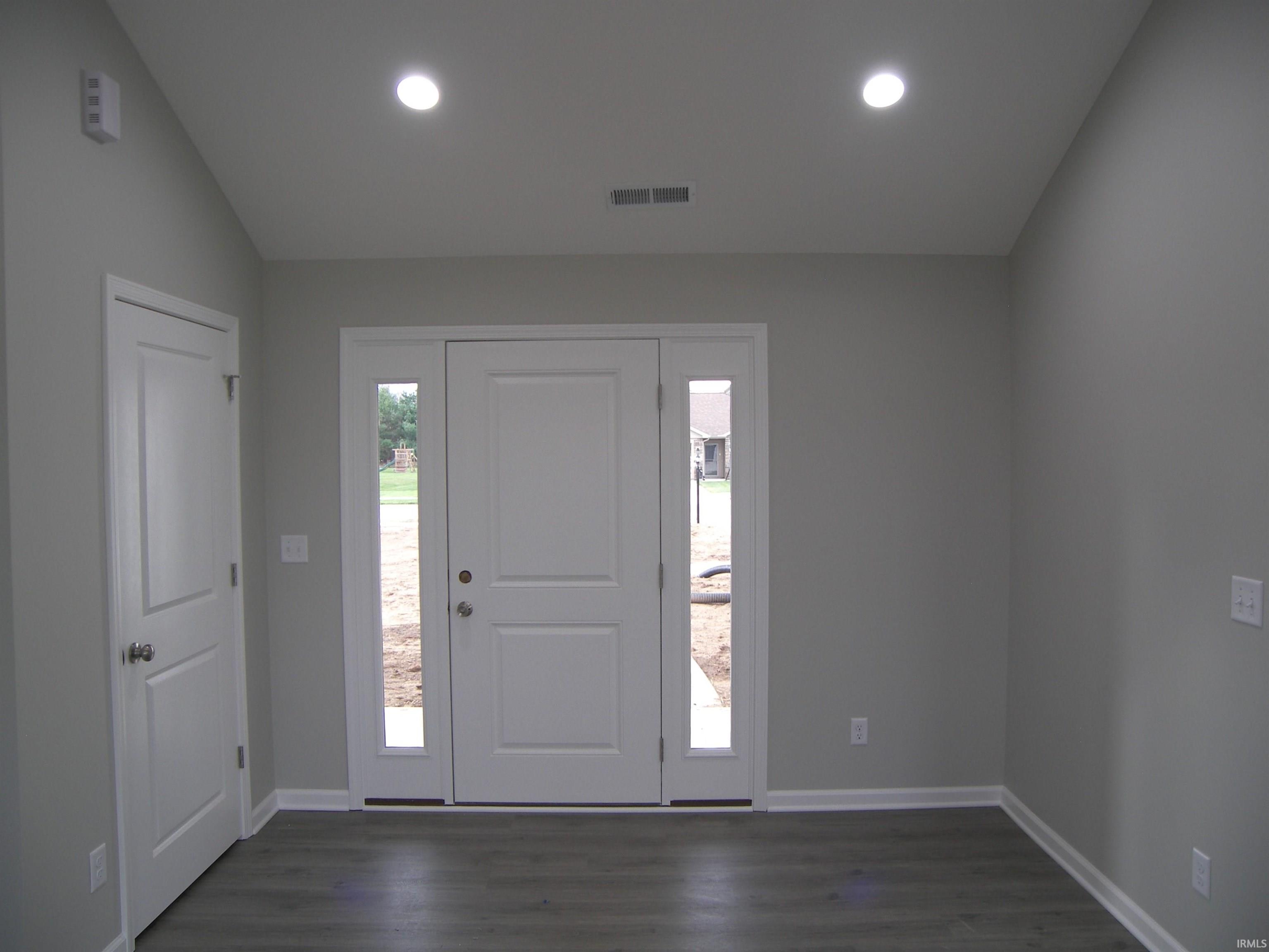 4886 North Cranbrook Road North Webster, IN 46555 - Photo 8 of 36