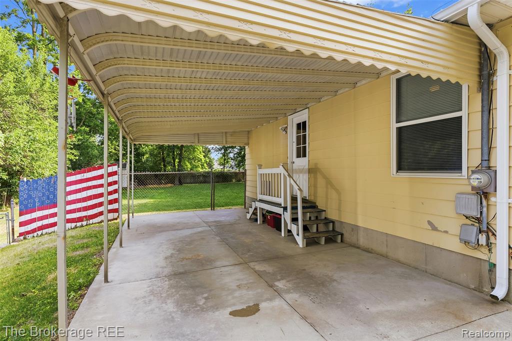 6509 Silver Lake Road Linden, MI 48451 - Photo 6 of 43