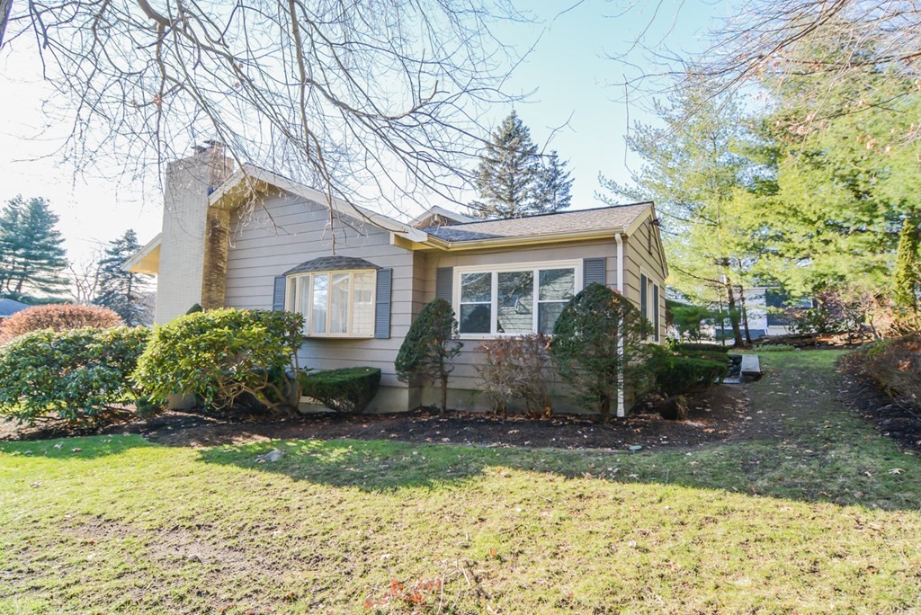 77 Ledge Road Waltham, MA 02452 - Photo 36 of 40 Gallery Image 36