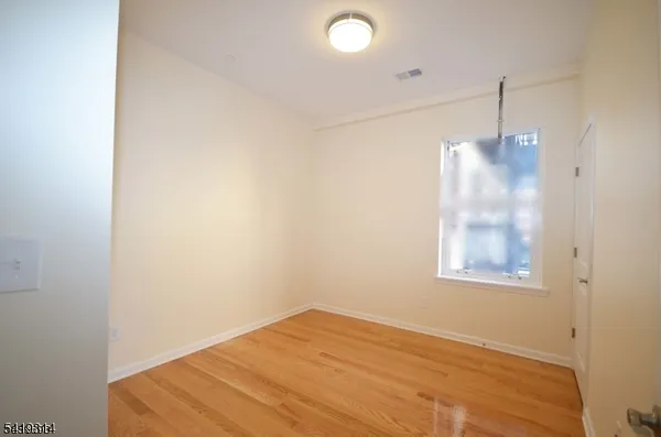 $2,725 | 105 Center Street, Unit 2, Garwood, NJ 07027