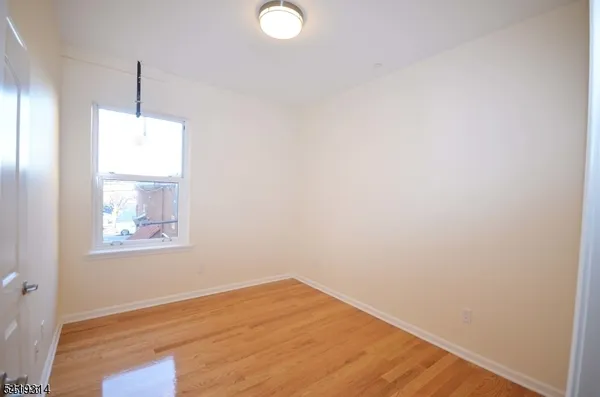 $2,725 | 105 Center Street, Unit 2, Garwood, NJ 07027