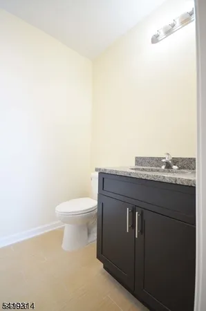 $2,725 | 105 Center Street, Unit 2, Garwood, NJ 07027