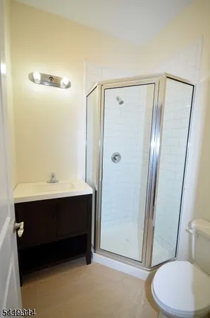 $2,725 | 105 Center Street, Unit 2, Garwood, NJ 07027