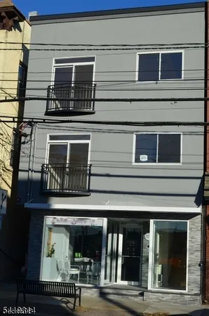 $2,725 | 105 Center Street, Unit 2, Garwood, NJ 07027