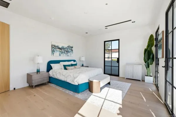 $33,000 | 160 North Stanley Drive, Beverly Hills, CA 90211