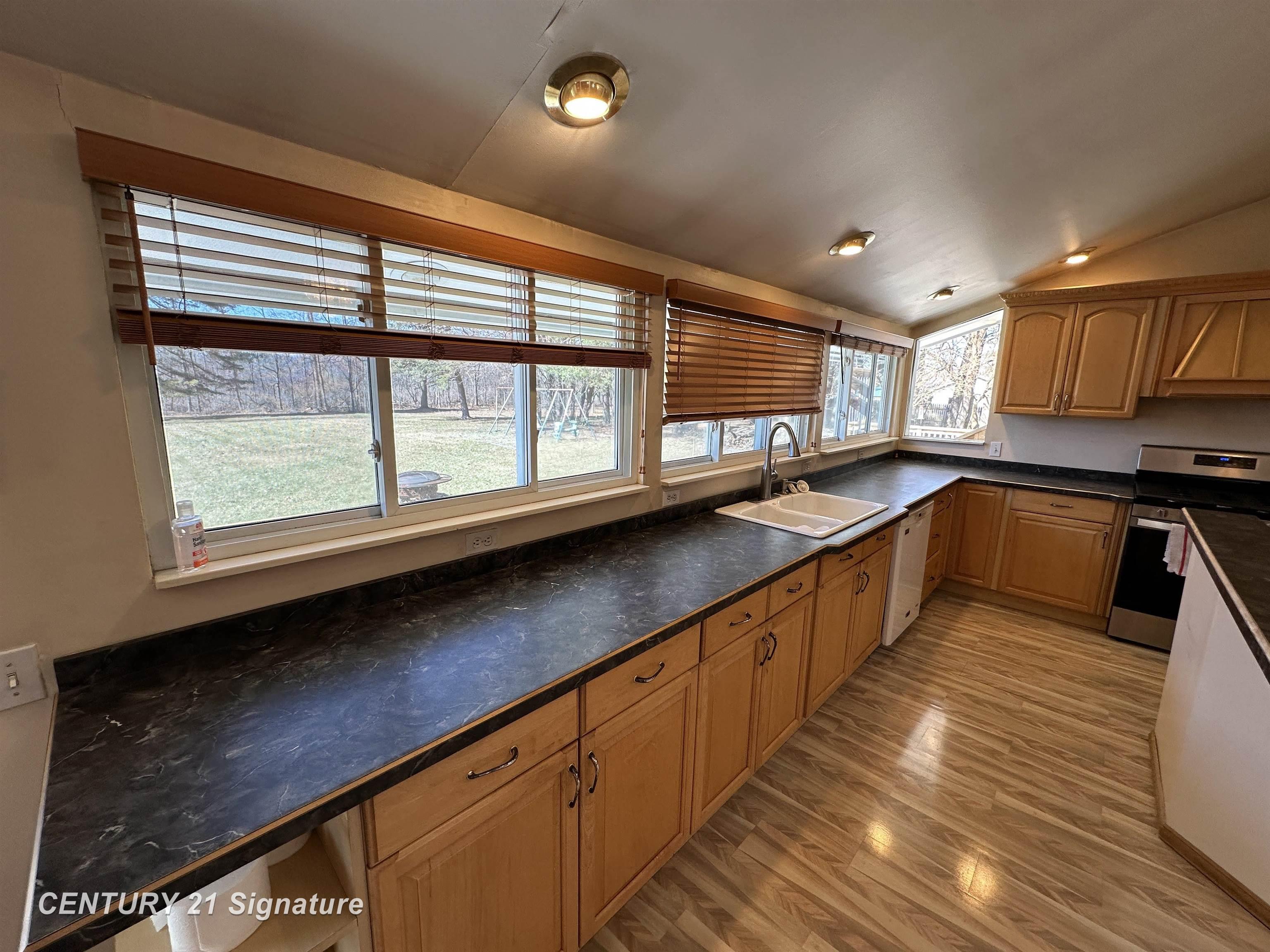 7151 Elms Road Flushing, MI 48433 - Photo 6 of 54