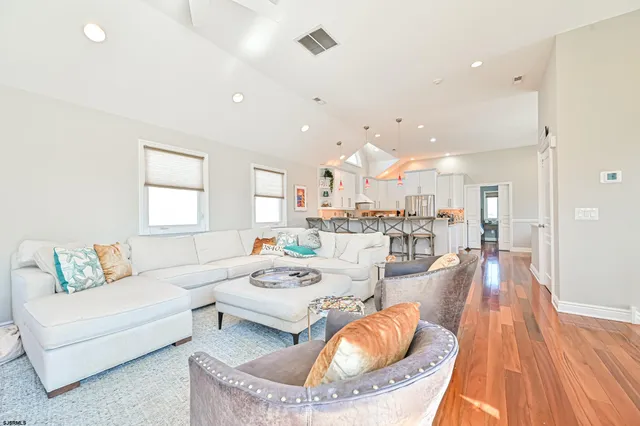 $3,750 | 25 South 31st Avenue, Unit WINTER RENTAL, Longport, NJ 08403