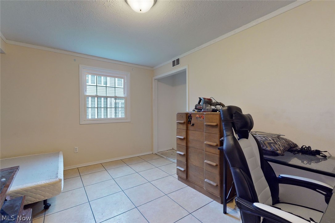 1722 Sheridan Road Cleveland, OH 44121 - Photo 15 of 26