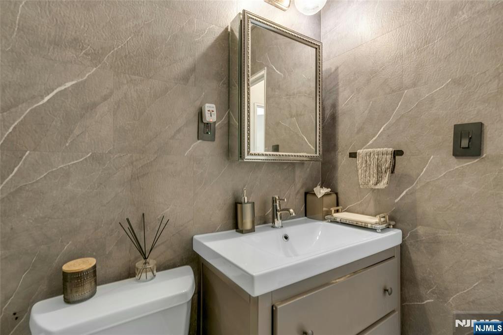 6 Horizon Road, Unit 411 Fort Lee, NJ 07024 - Photo 18 of 35