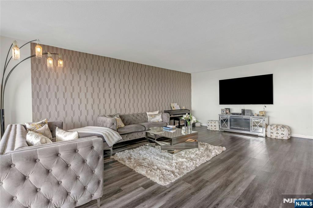 6 Horizon Road, Unit 411 Fort Lee, NJ 07024 - Photo 4 of 35