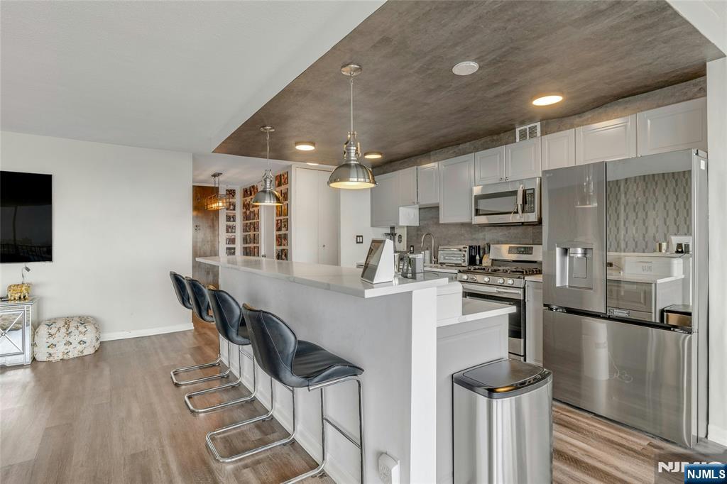 6 Horizon Road, Unit 411 Fort Lee, NJ 07024 - Photo 6 of 35