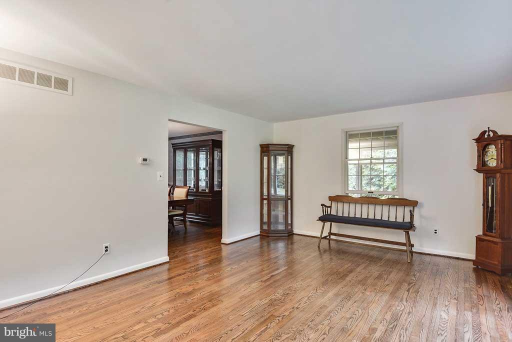 2631 Meredith Road White Hall, MD 21161 - Photo 7 of 30 Living Room