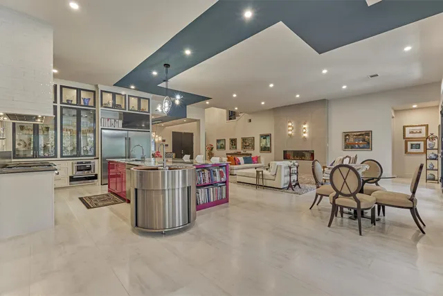 $1,850,000 | 15 Atrium Woods Court, The Woodlands, TX 77381