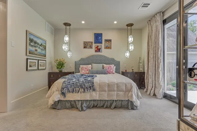 $1,850,000 | 15 Atrium Woods Court, The Woodlands, TX 77381