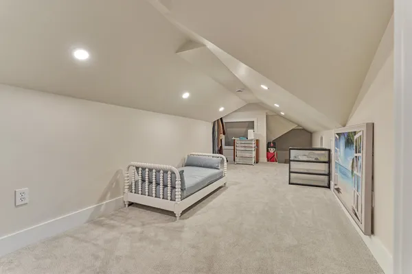 a view of livingroom with furniture