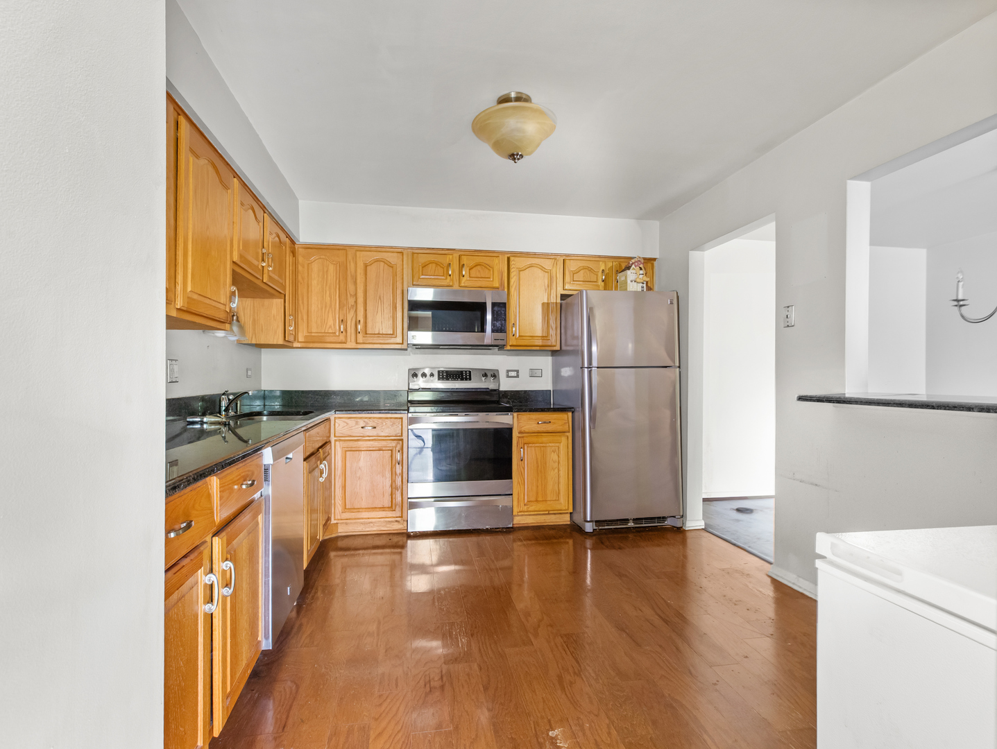 709 79th Street, Unit 404 Darien, IL 60561 - Photo 8 of 15