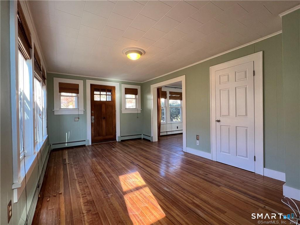 75 Portland Avenue, Unit 77 Redding, CT 06896 - Photo 10 of 23 Livingroom